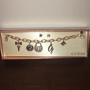 ⚡️CLEARANCE⚡️Guess charm bracelet & earring set✨